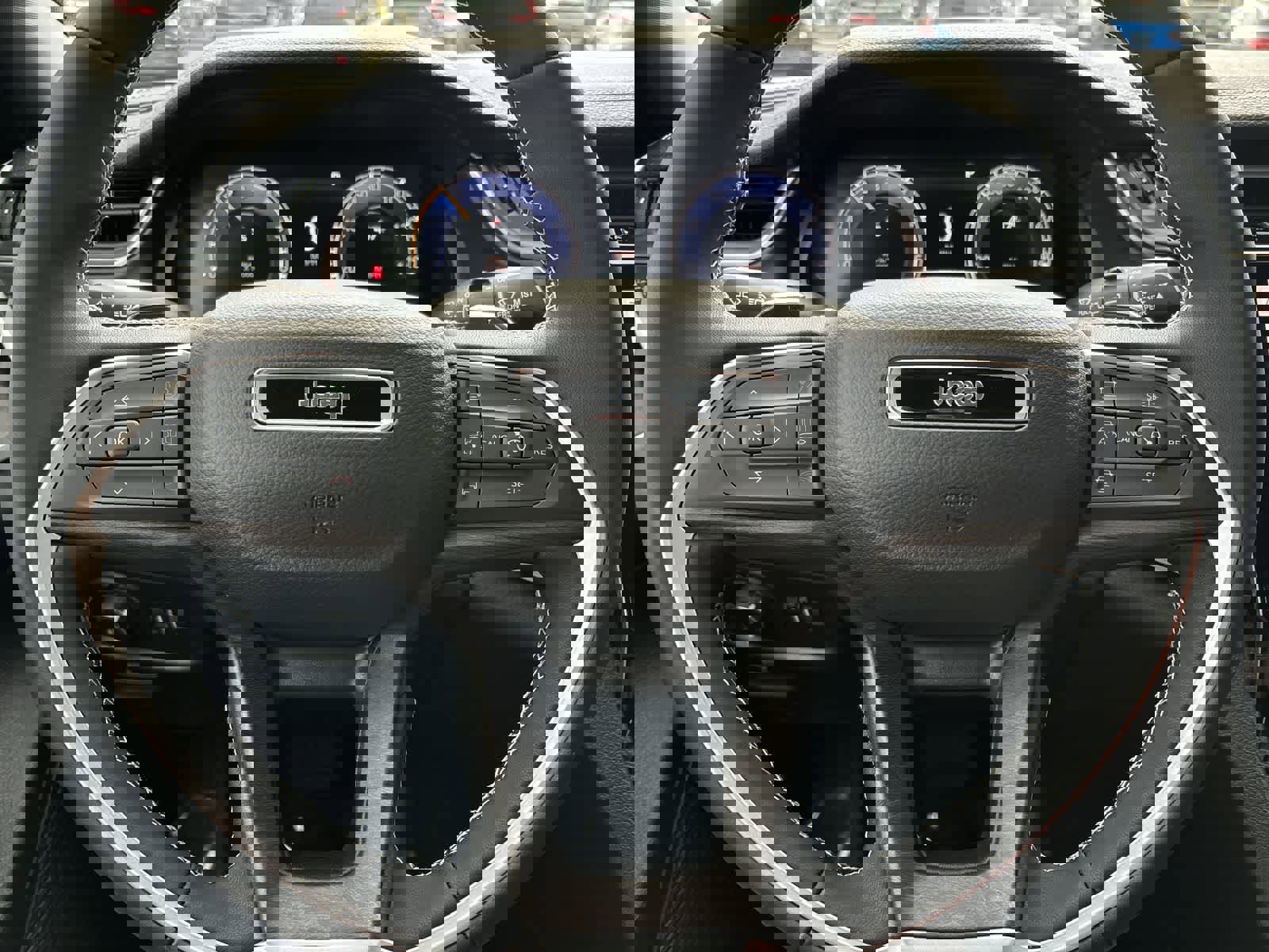 New 2025 Jeep Grand Cherokee Limited image 11