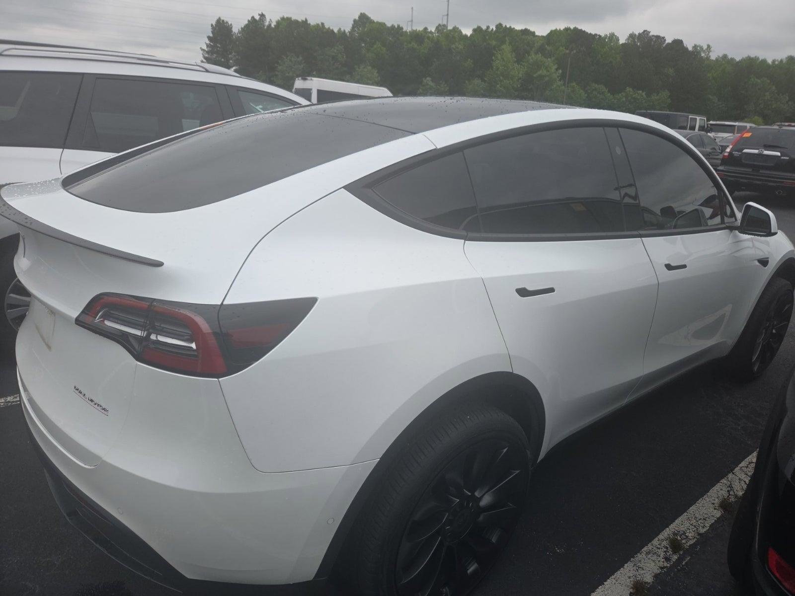 Used 2022 Tesla Model Y Performance AWD/4WD image 3