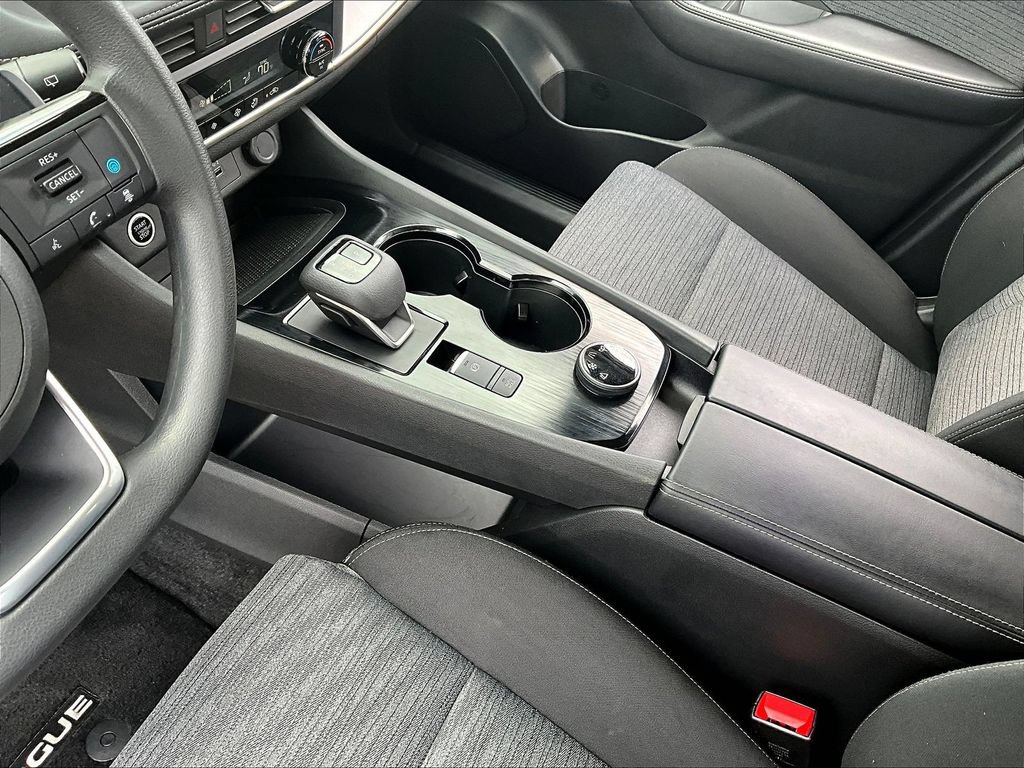 Used 2023 Nissan Rogue SV AWD/4WD image 20