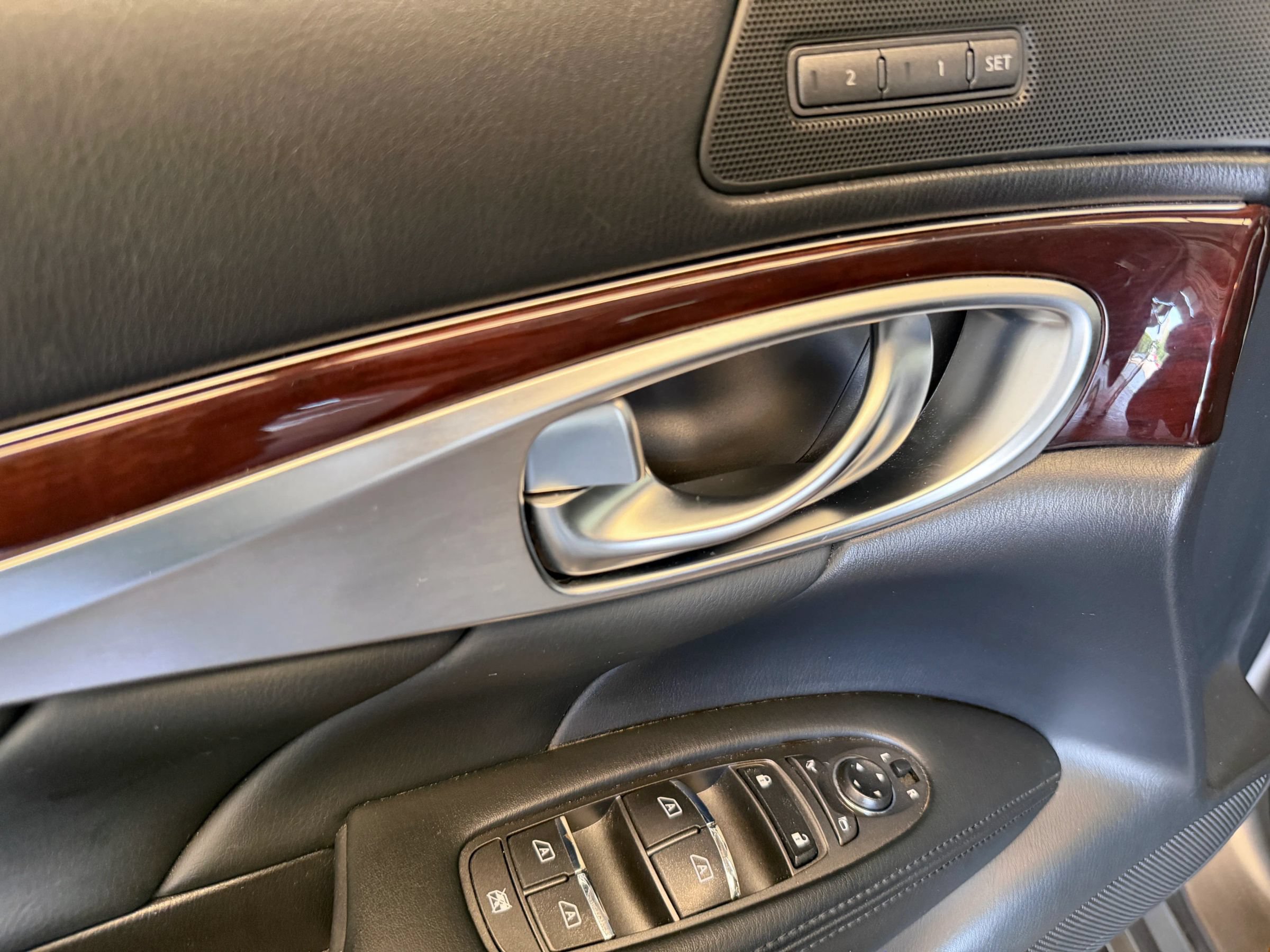 Used 2011 INFINITI M37 x w/ Premium Pkg AWD/4WD image 9