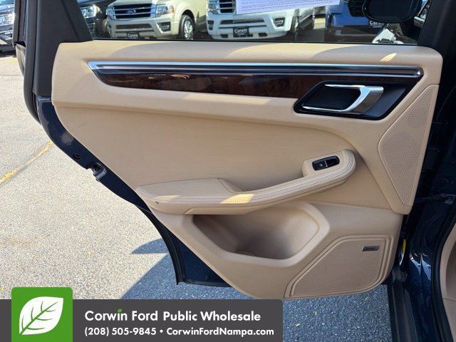 Used 2015 Porsche Macan S AWD/4WD image 29