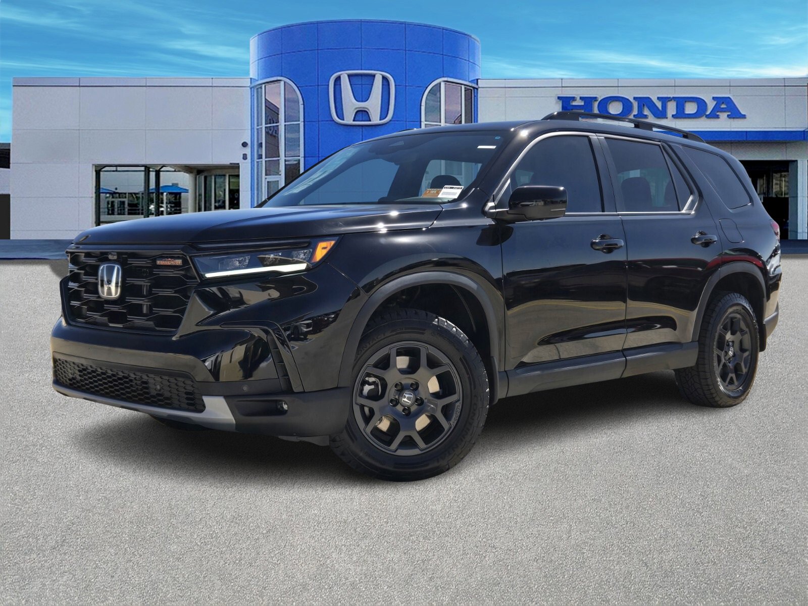 New 2025 Honda Pilot TrailSport image 2