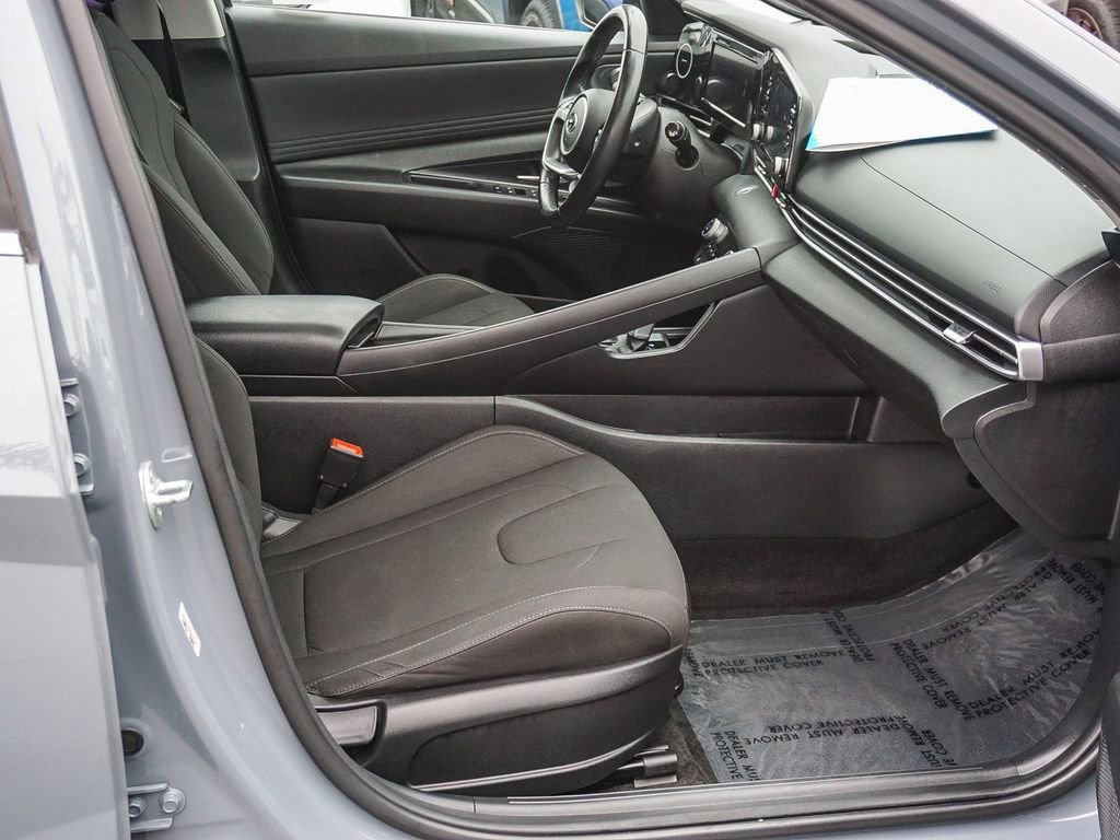 Used 2021 Hyundai Elantra SEL w/ Convenience + Premium Package FWD image 12