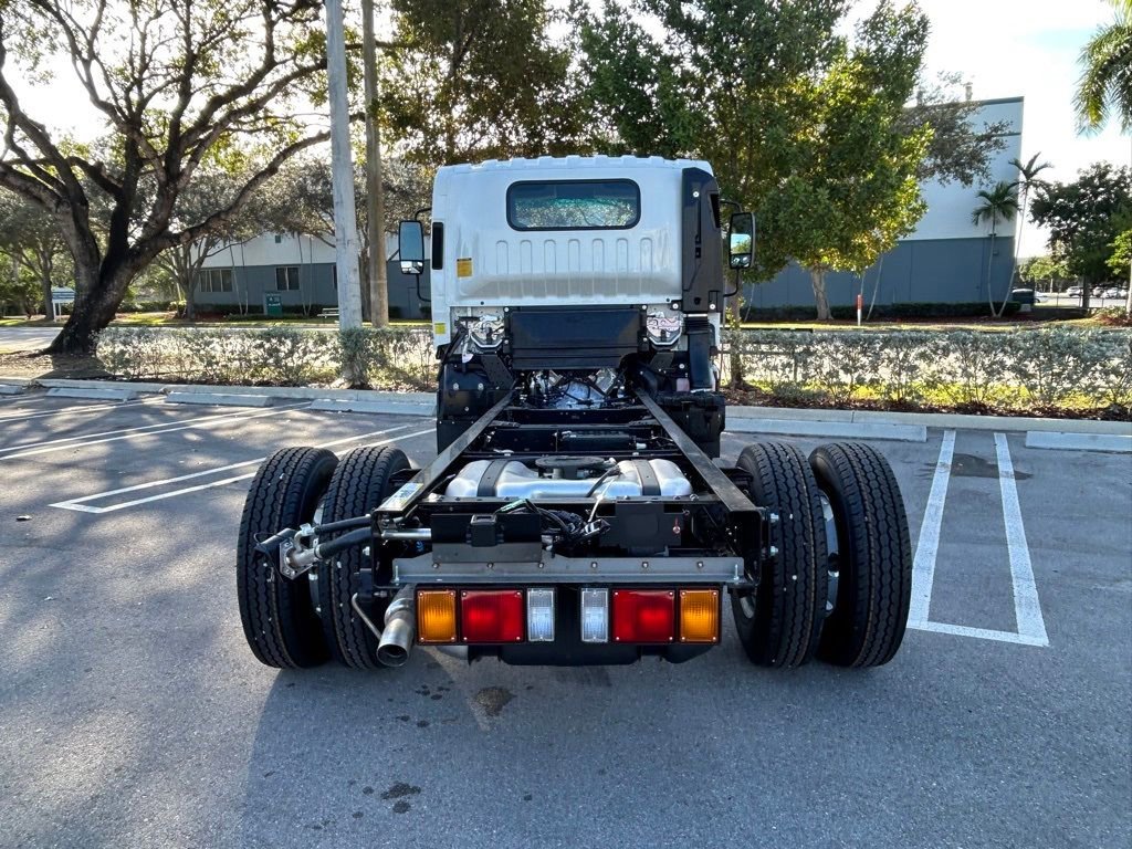 New 2024 Chevrolet Low Cab Forward image 5