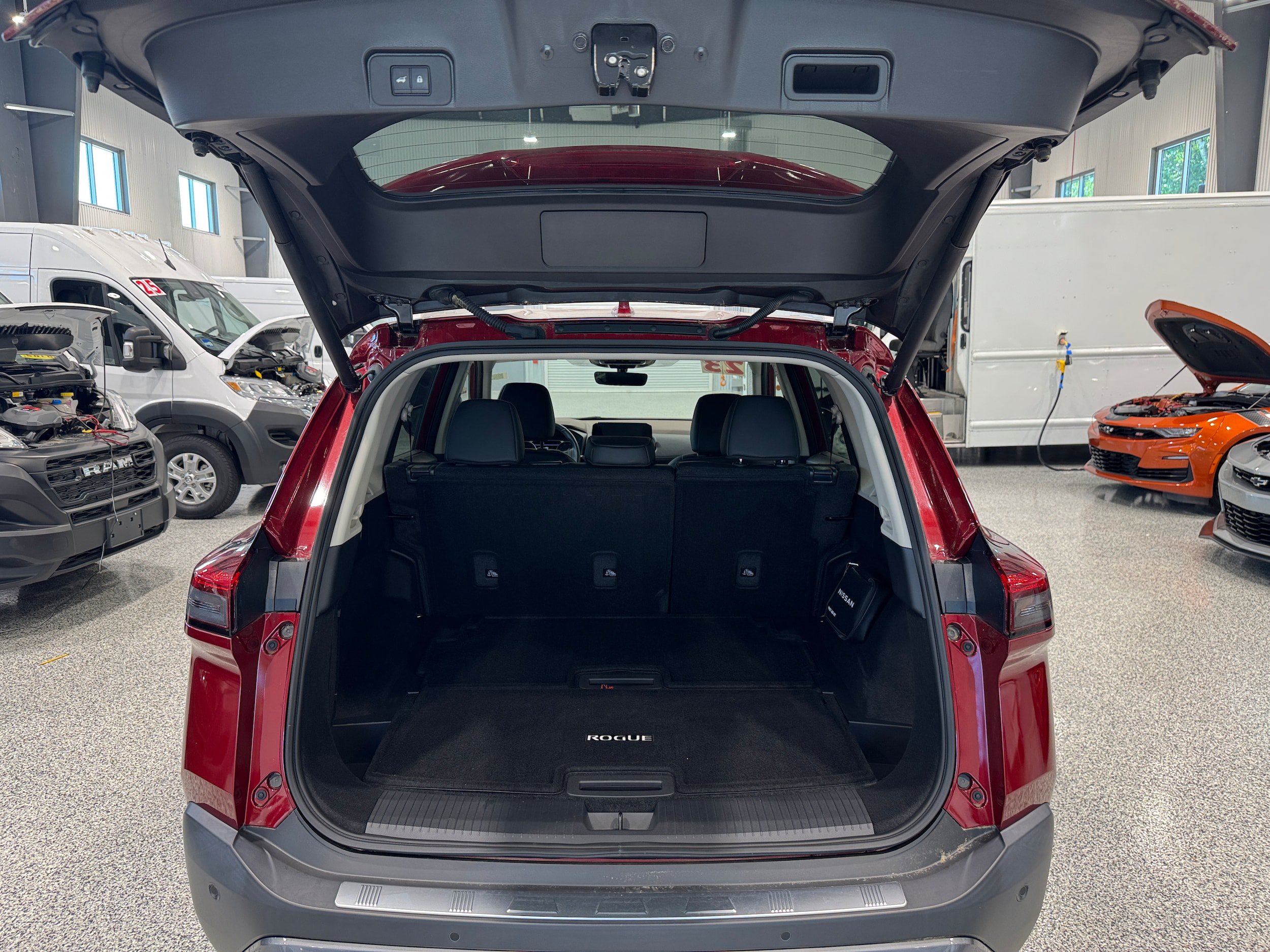 Used 2023 Nissan Rogue SL w/ SL Premium Package AWD/4WD image 8