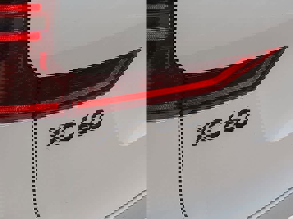 New 2026 Volvo XC60 T8 Ultra w/ Protection Package Premier AWD/4WD image 12