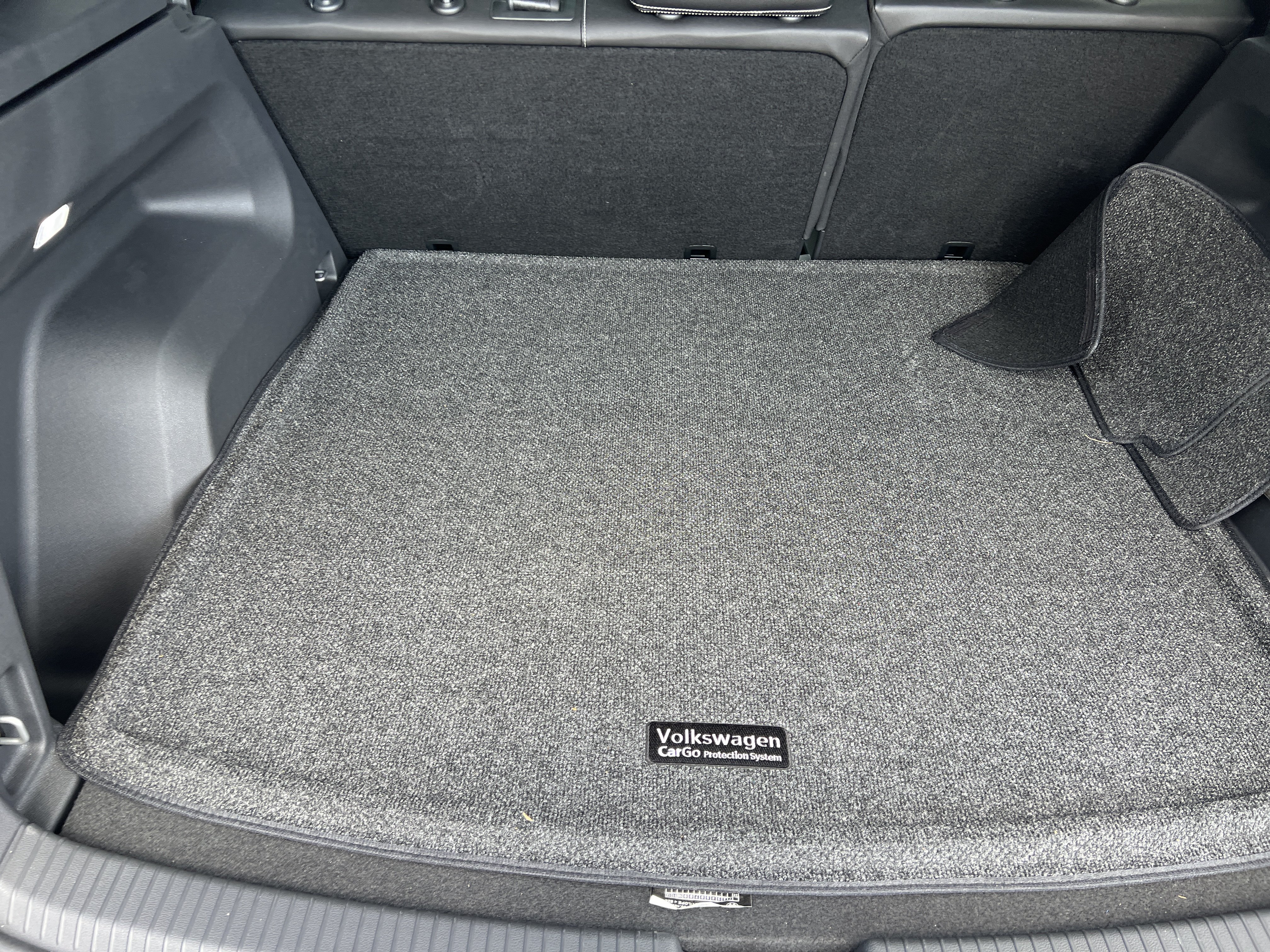 Certified 2026 Volkswagen Atlas Cross Sport SE FWD image 28