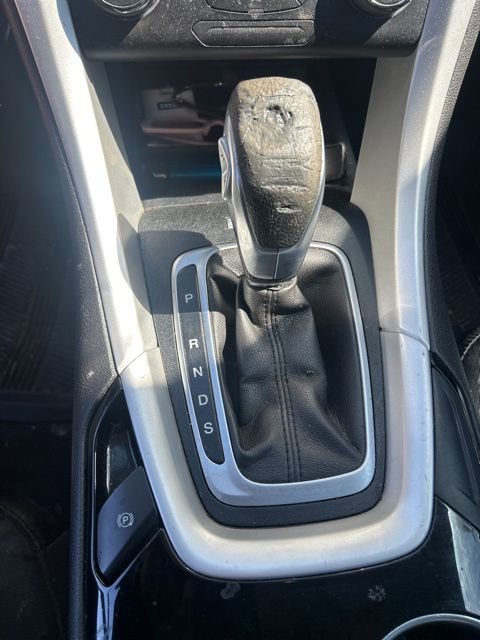 Used 2014 Ford Fusion SE FWD image 25