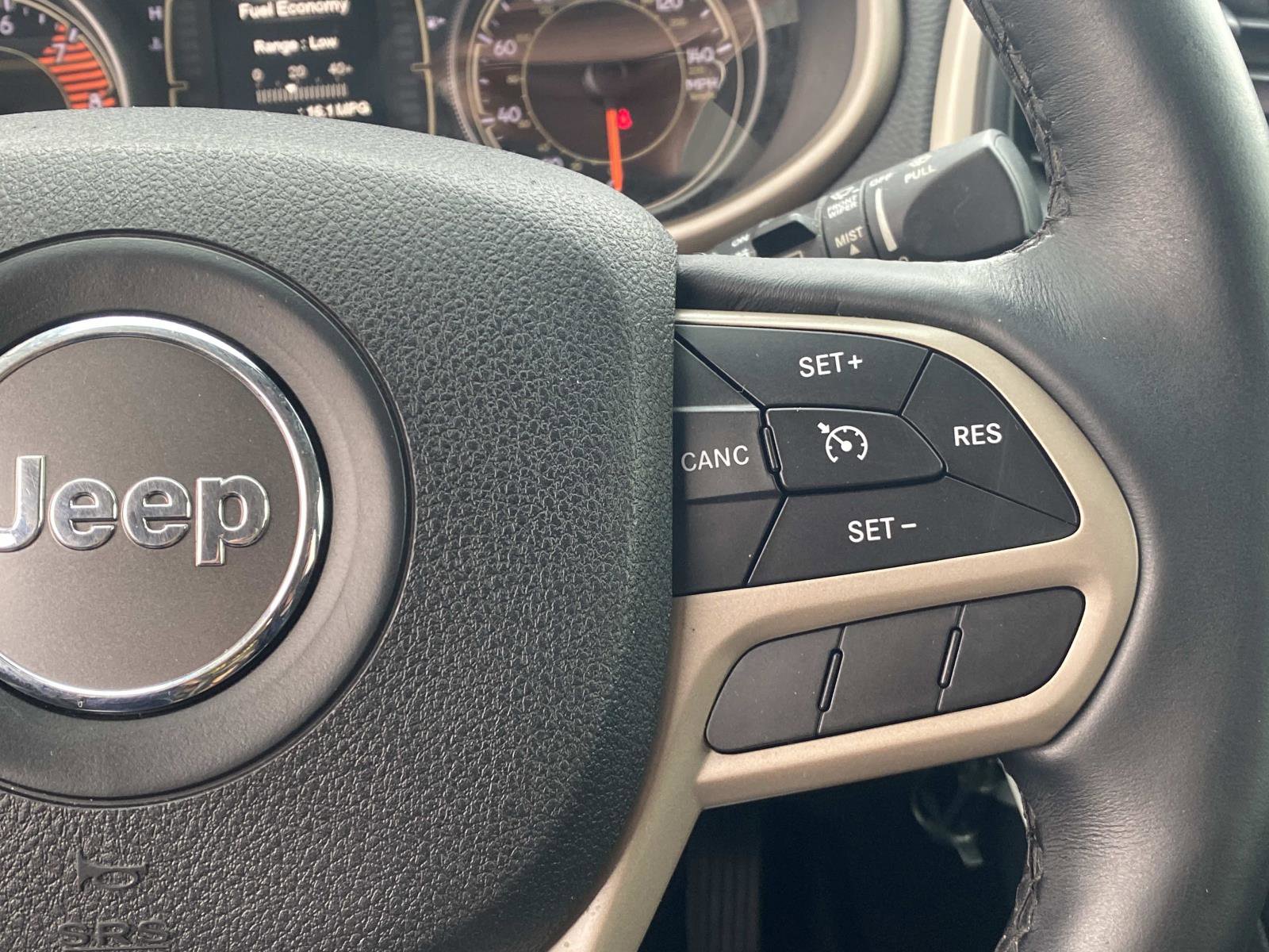 Used 2017 Jeep Cherokee Latitude w/ Safety/Convenience Group image 26