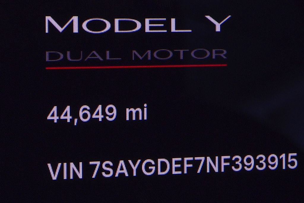 Used 2022 Tesla Model Y Performance AWD/4WD image 31