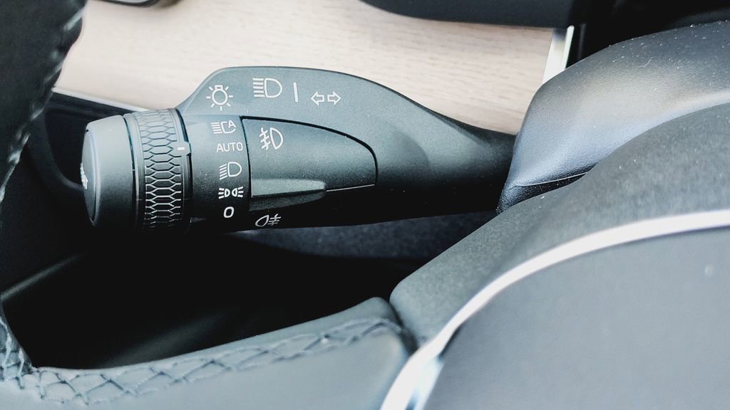 New 2026 Volvo XC90 B6 Plus w/ Protection Package Premier image 16