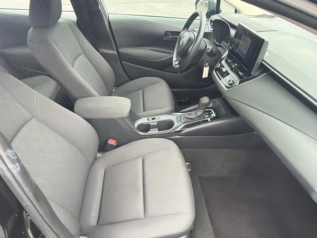 Used 2023 Toyota Corolla LE FWD image 32