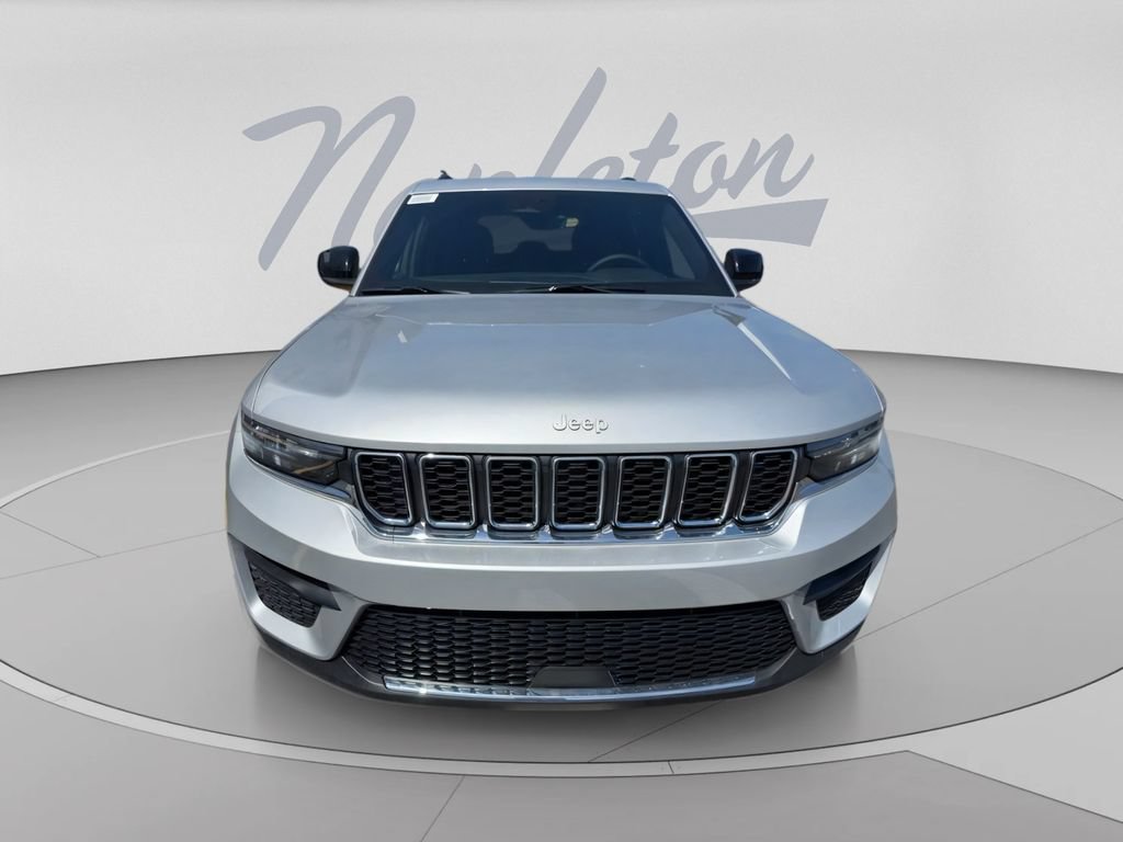 New 2026 Jeep Grand Cherokee Laredo X RWD image 2