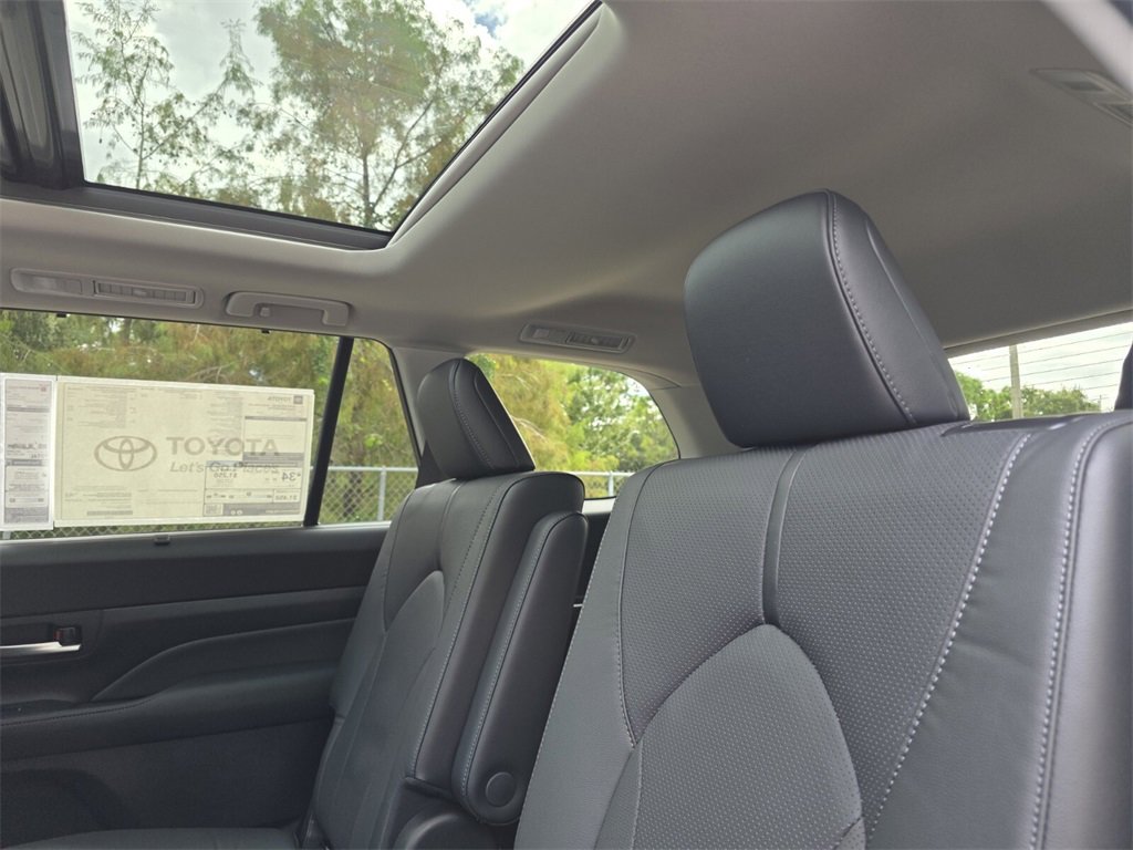 New 2026 Toyota Grand Highlander Limited image 22