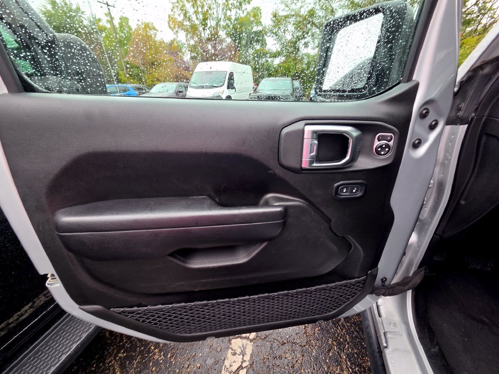 Used 2024 Jeep Wrangler Unlimited Rubicon 4xe AWD/4WD image 25