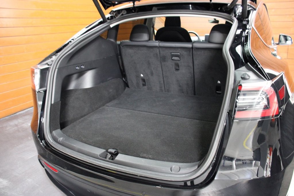 Used 2022 Tesla Model Y Performance AWD/4WD image 9
