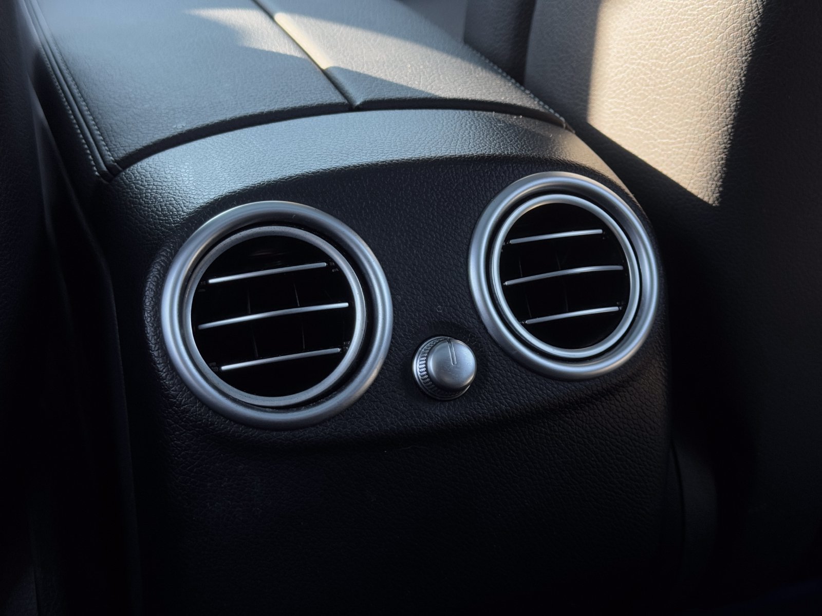 Used 2021 Mercedes-Benz GLC 300 4MATIC image 28