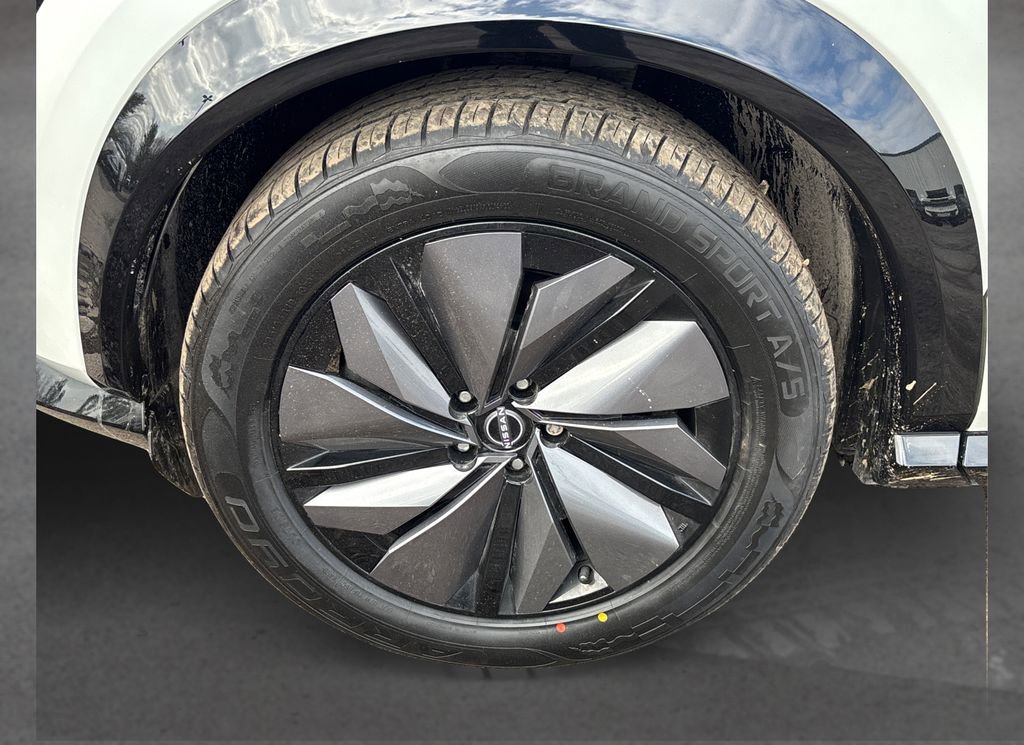 Used 2023 Nissan Ariya FWD image 12