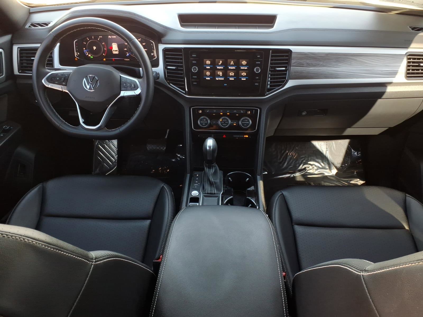 Certified 2022 Volkswagen Atlas Cross Sport SE w/ Black Wheel Package image 22