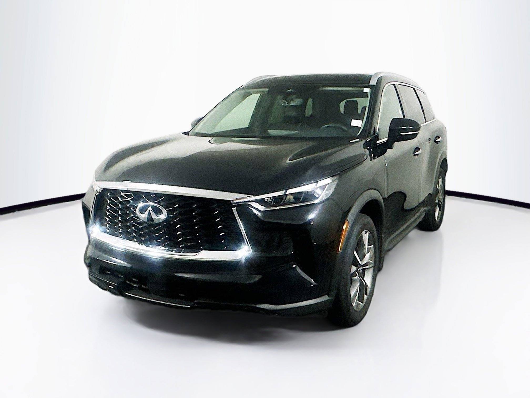 Used 2023 INFINITI QX60 Luxe w/ Cargo Package AWD/4WD image 3