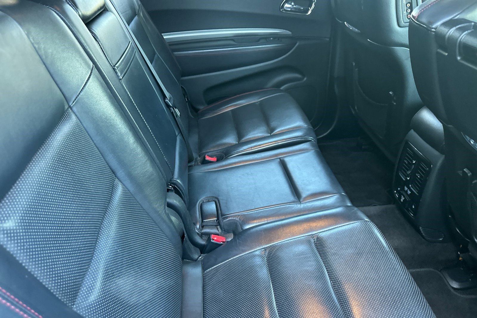Used 2018 Dodge Durango R/T w/ Blacktop Package RWD image 31