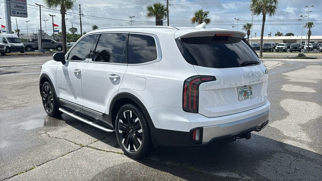 Used 2024 Kia Telluride SX w/ Towing Package FWD image 3