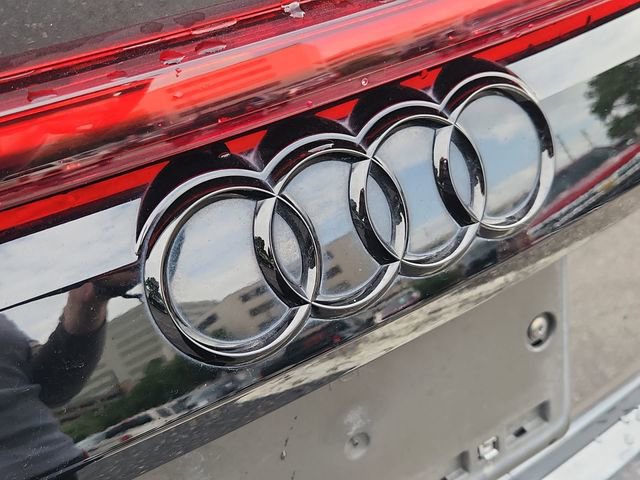 Used 2021 Audi Q8 Prestige image 32