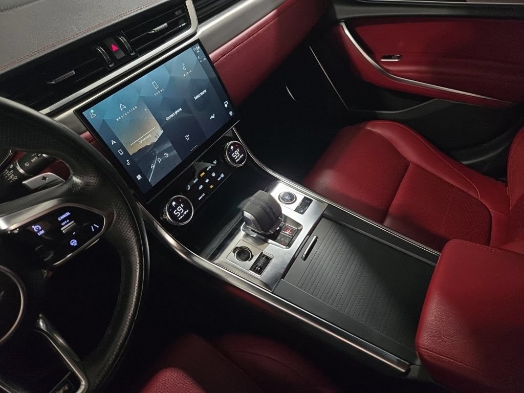 Certified 2022 Jaguar XF R-Dynamic SE AWD/4WD image 12