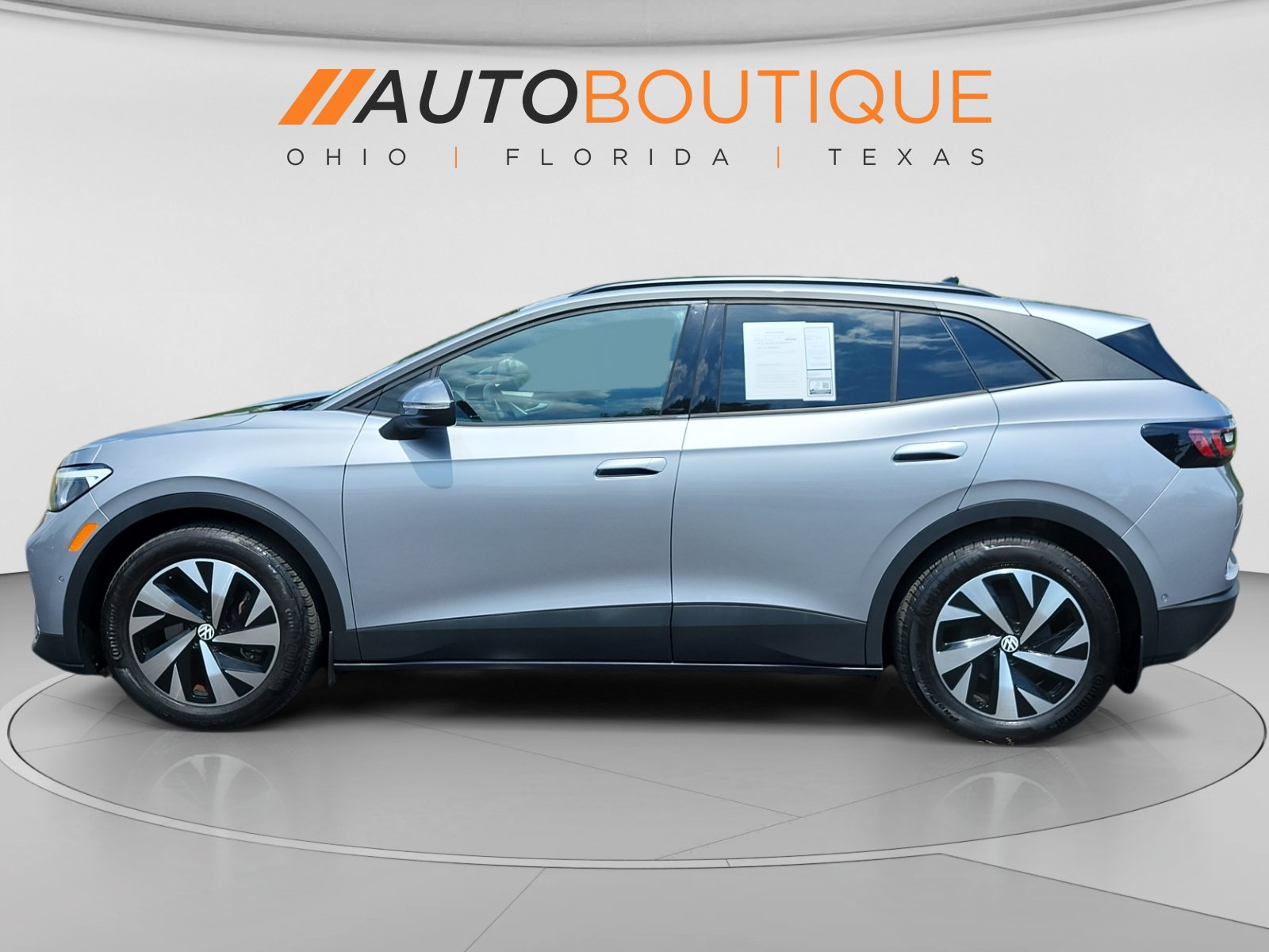 Used 2024 Volkswagen ID.4 2WD image 2