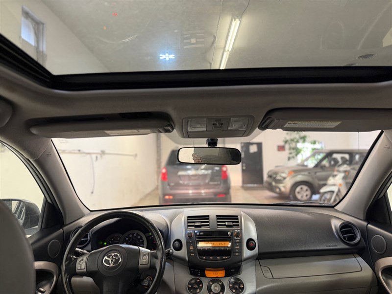 Used 2007 Toyota RAV4 Limited AWD/4WD image 19