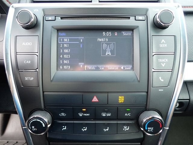 Used 2017 Toyota Camry LE FWD image 29