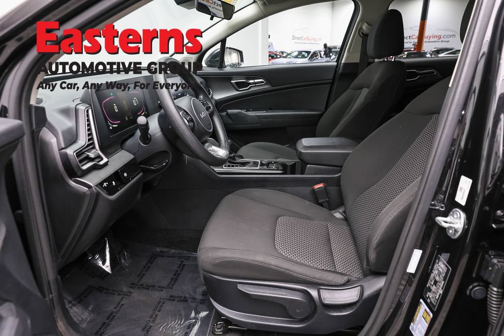 Used 2024 Kia Sportage LX AWD/4WD image 13