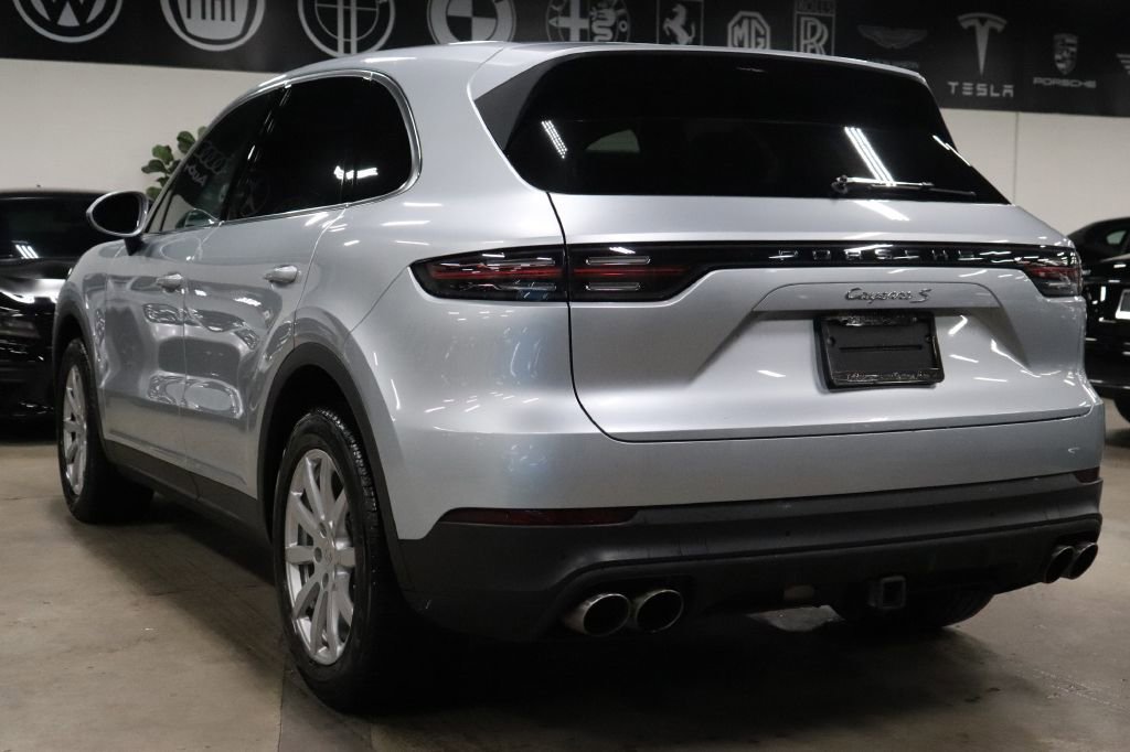 Used 2019 Porsche Cayenne S w/ Premium Plus Package image 3