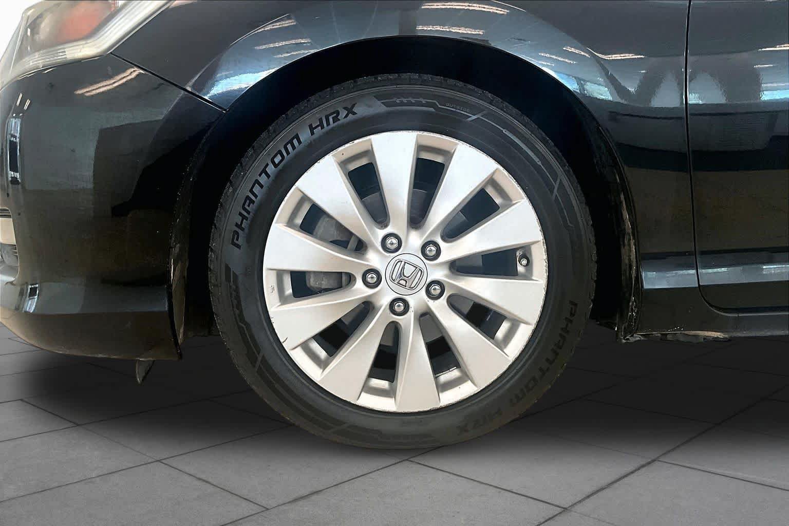 Used 2015 Honda Accord EX-L image 9