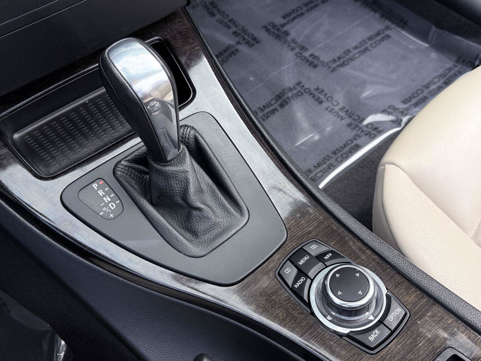 Used 2012 BMW 328i Convertible RWD image 17