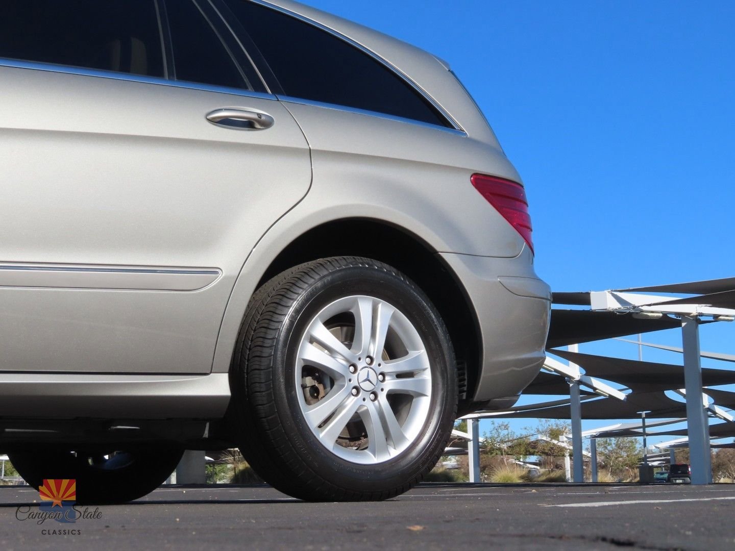 Used 2006 Mercedes-Benz R 500 4MATIC image 27