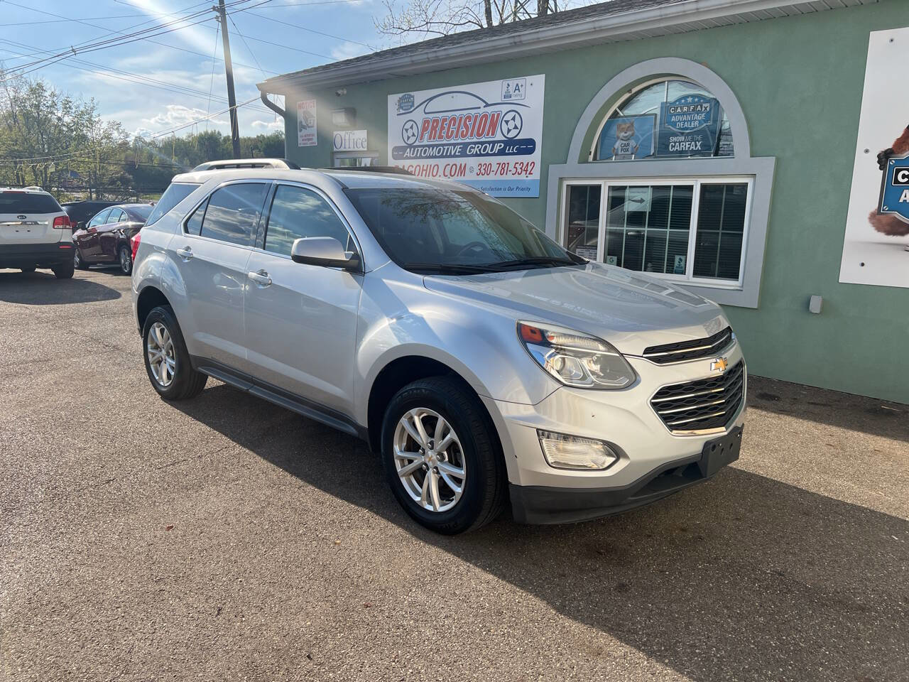 Used 2017 Chevrolet Equinox LT w/ Convenience Package image 2