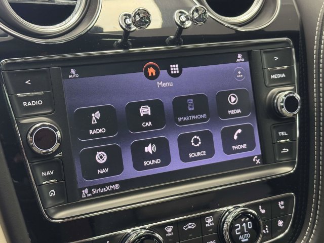 Used 2020 Bentley Bentayga AWD/4WD image 42
