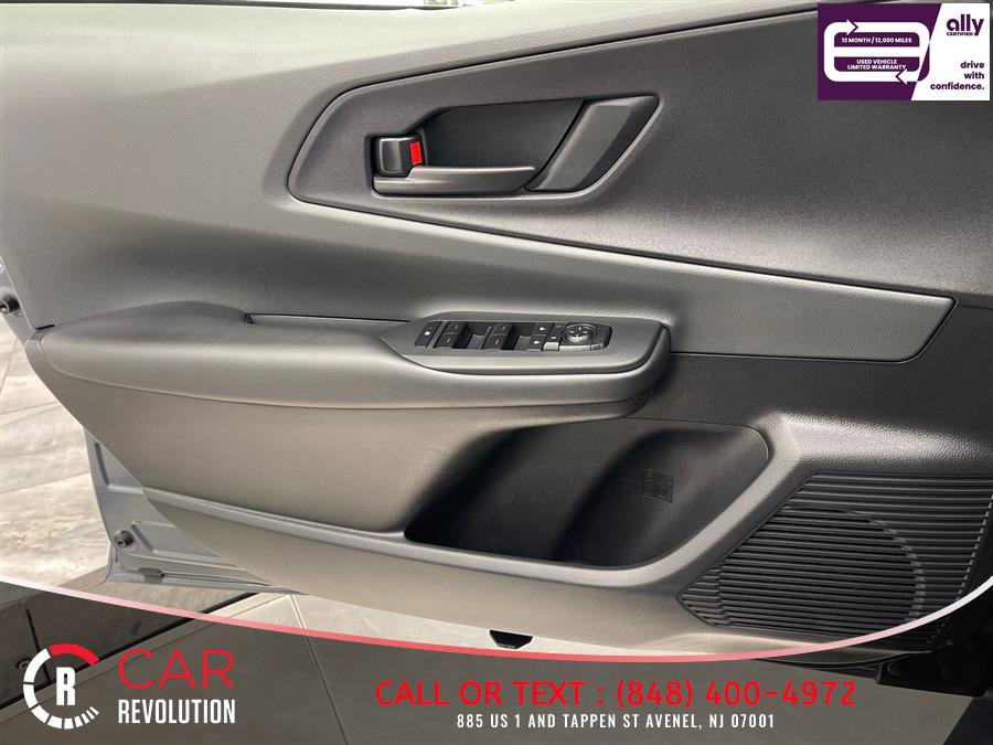 Used 2023 Toyota Prius LE FWD image 34