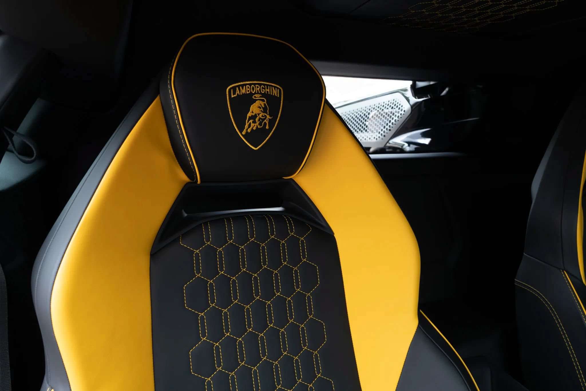 Used 2024 Lamborghini Revuelto AWD/4WD image 24