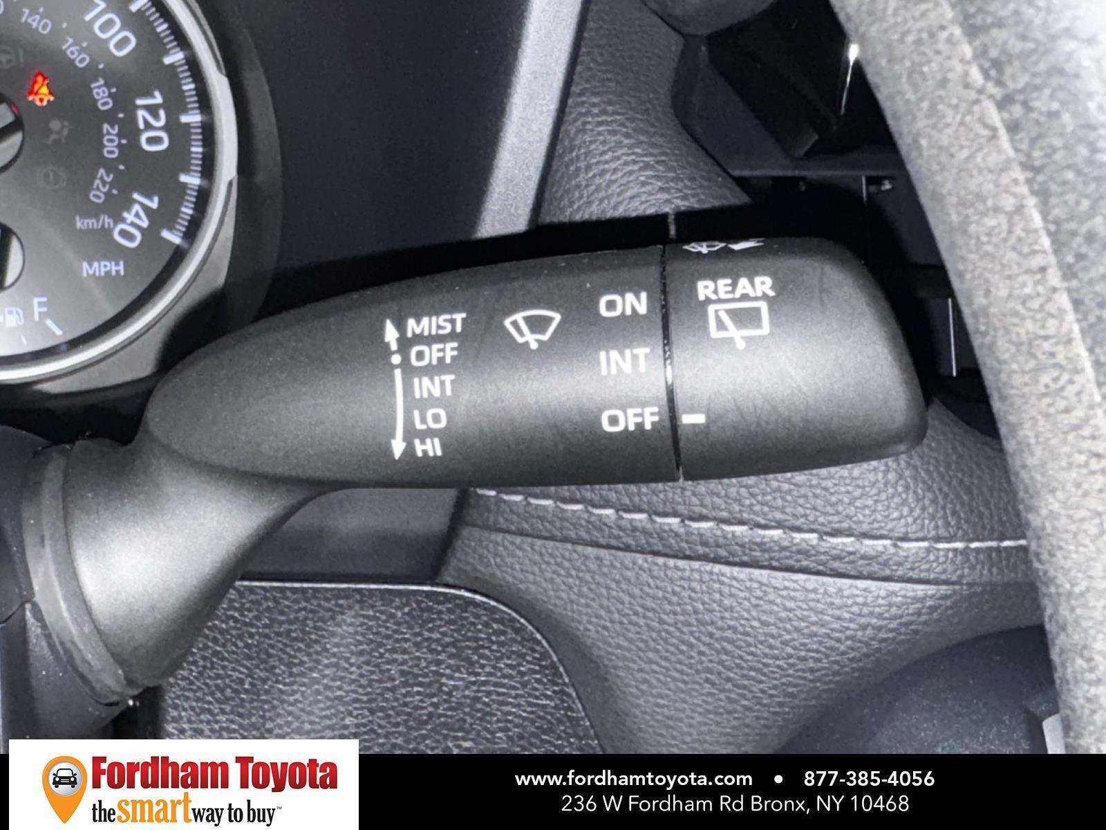 Used 2022 Toyota RAV4 LE AWD/4WD image 23