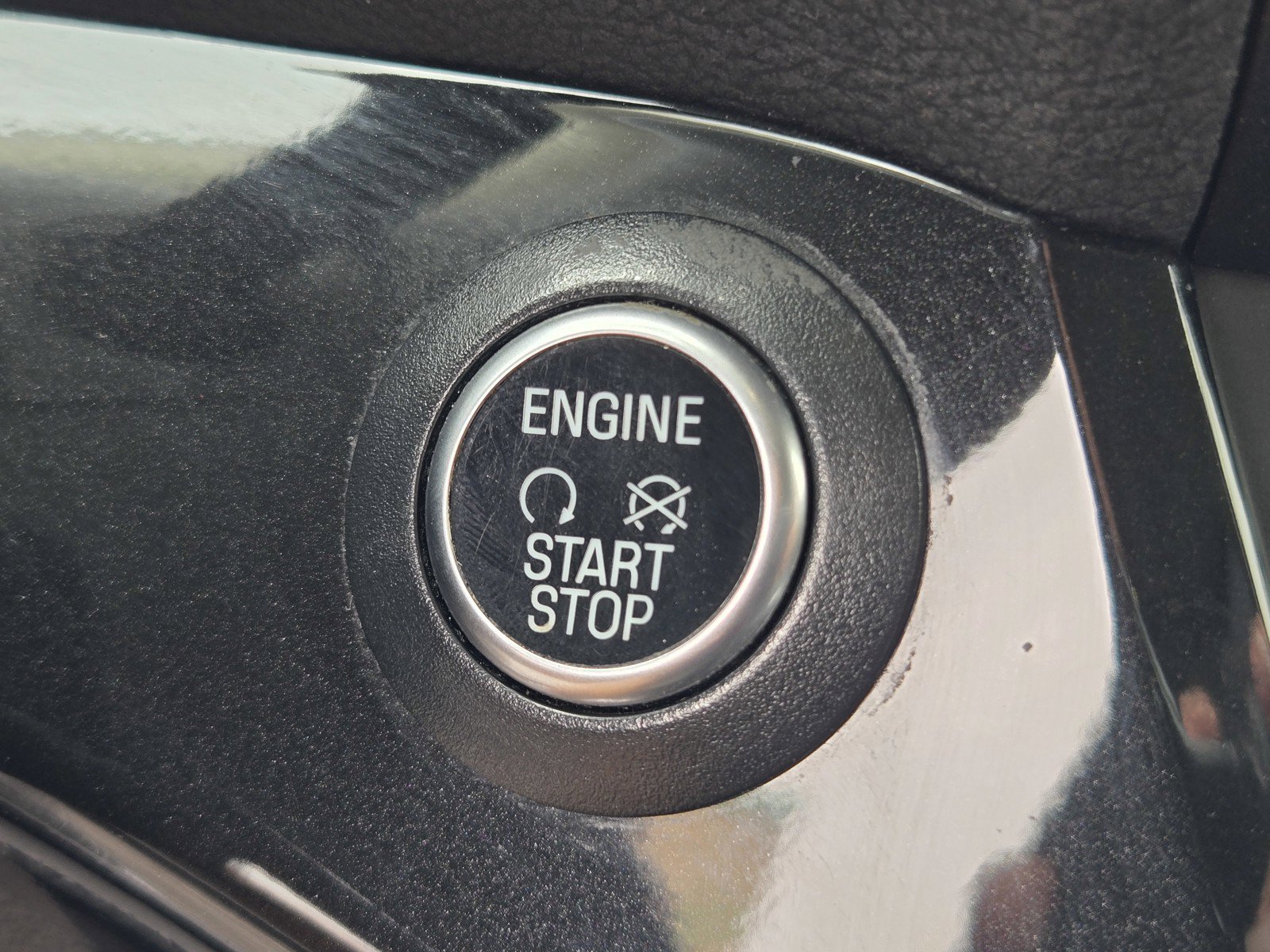 Used 2019 Ford Escape SE FWD image 19