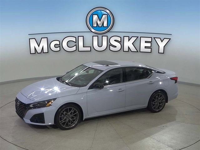 Used 2023 Nissan Altima 2.0 SR image 1