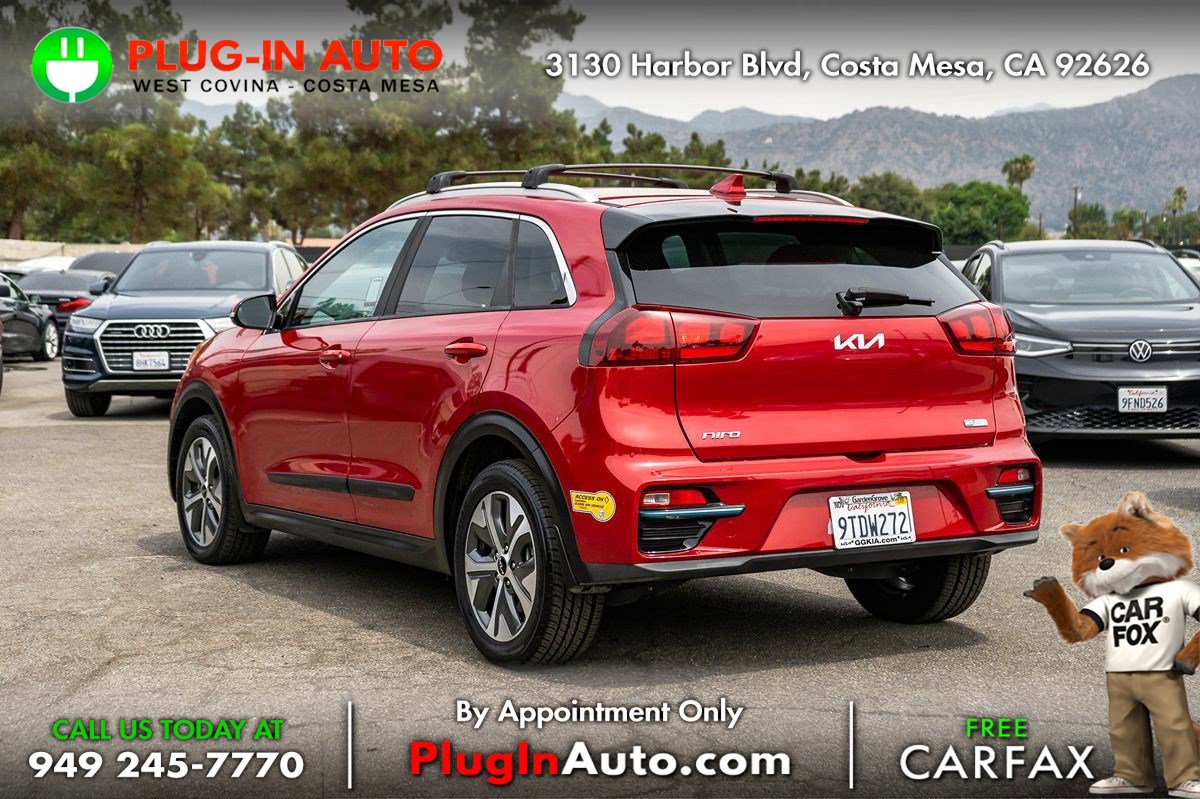 Used 2022 Kia Niro EX image 2