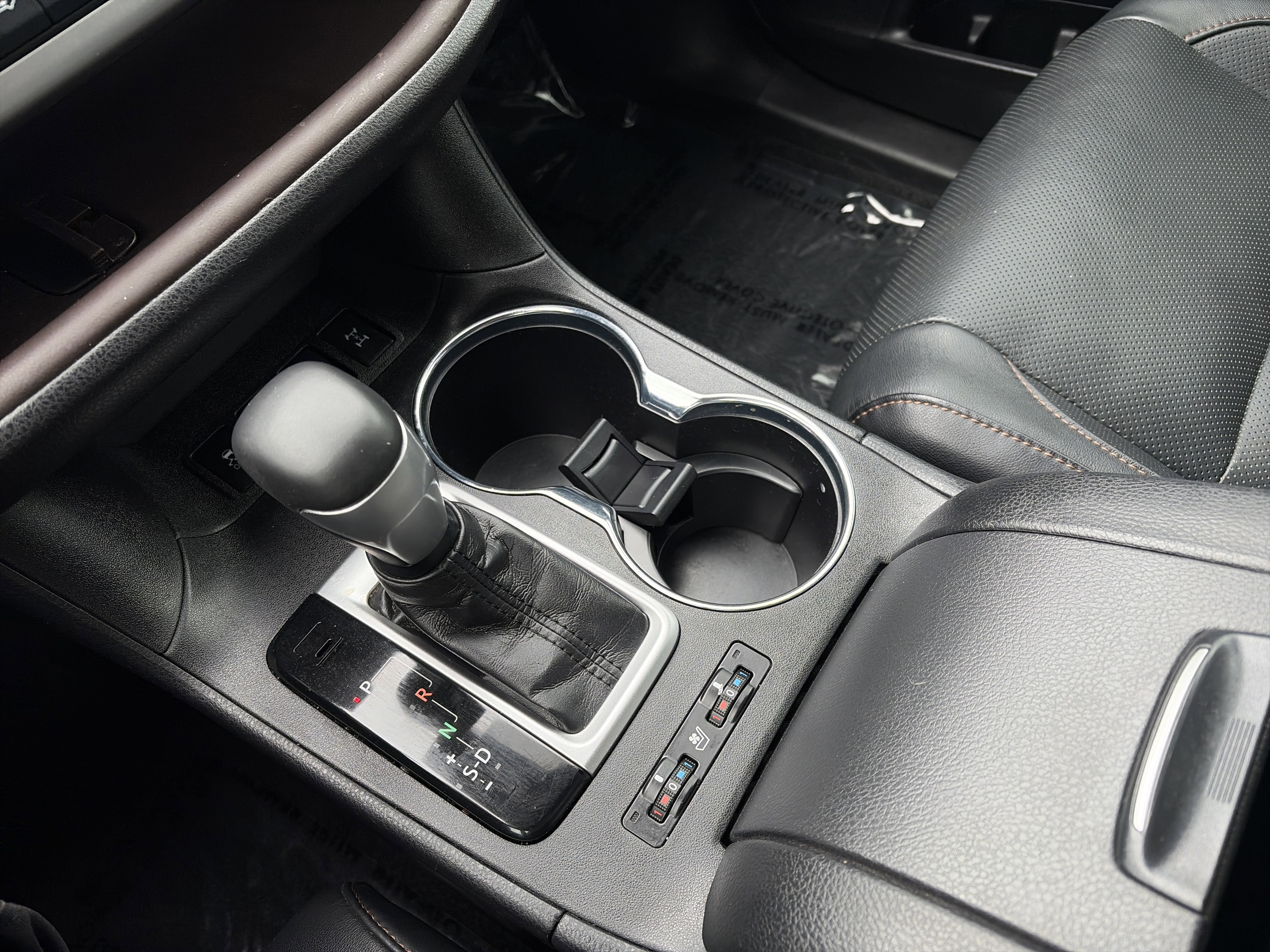 Used 2019 Toyota Highlander Limited AWD/4WD image 25