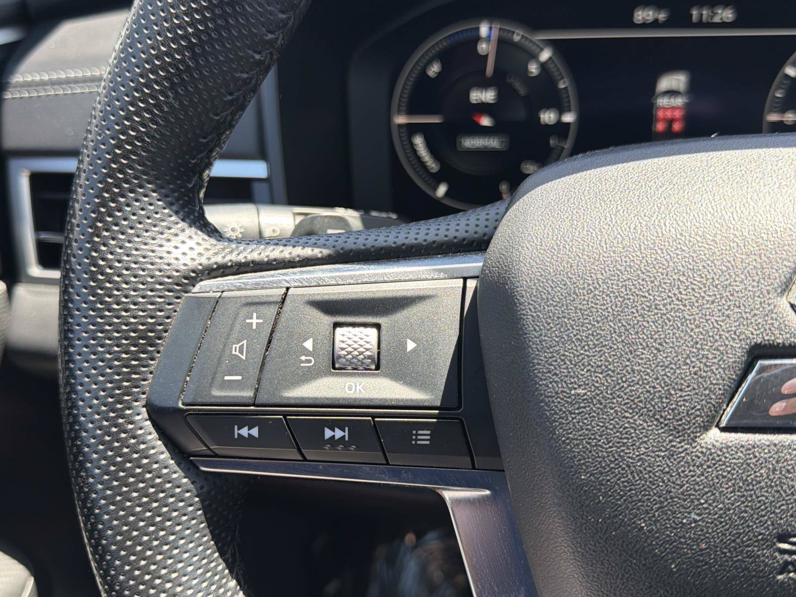 Used 2024 Mitsubishi Outlander 4WD Plug-In Hybrid image 18