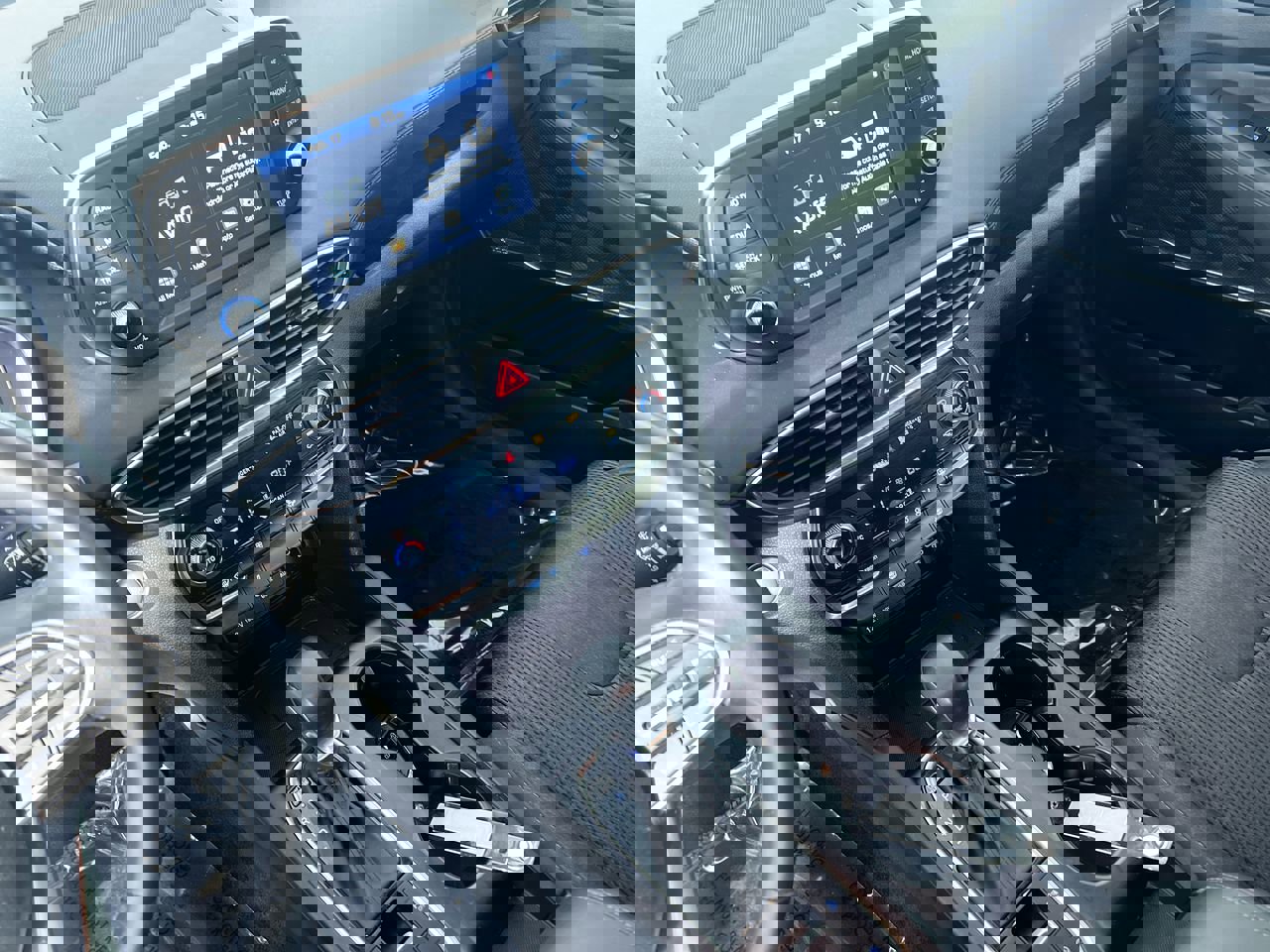 Used 2020 Hyundai Santa Fe SEL w/ Convenience Package image 23