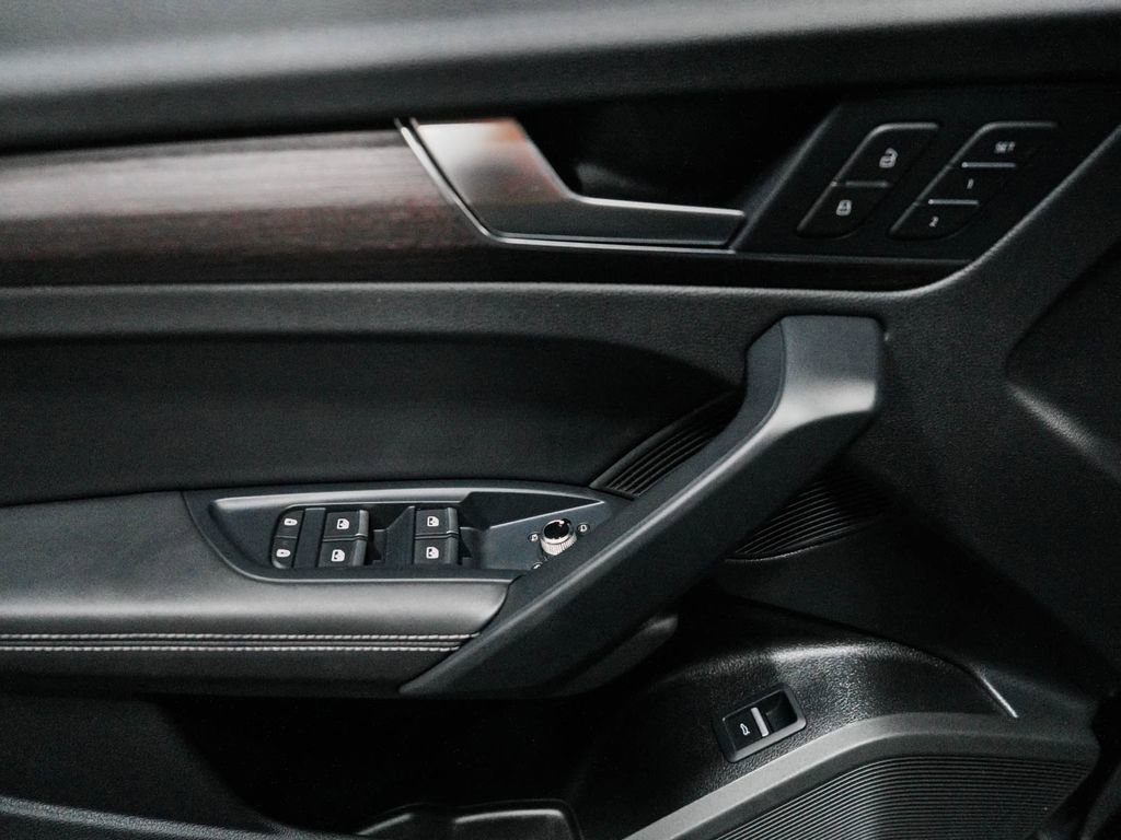 Used 2024 Audi Q5 2.0T Premium Plus image 12