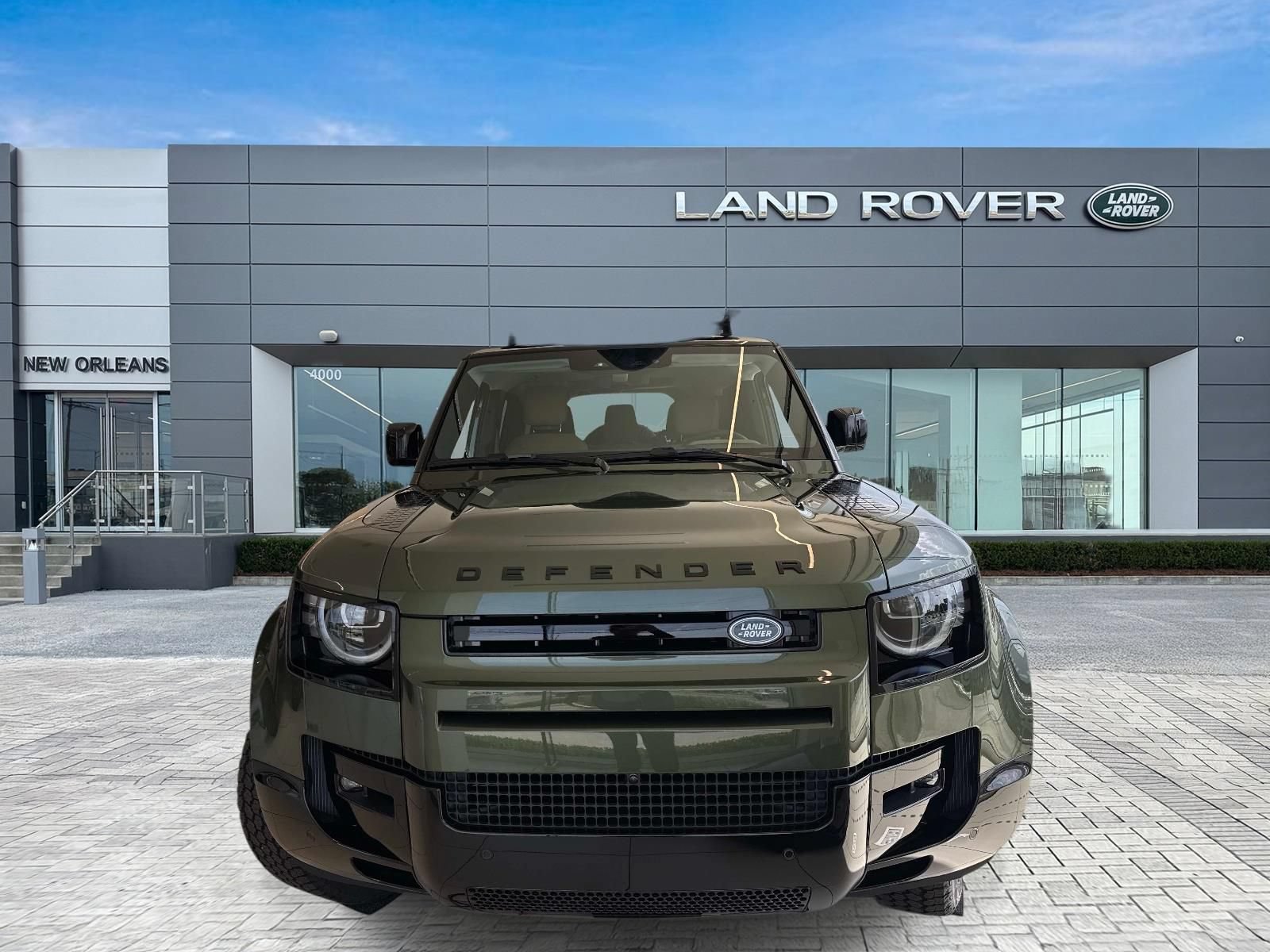 New 2026 Land Rover Defender 130 X-Dynamic SE AWD/4WD image 4