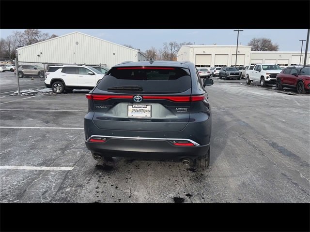 Used 2021 Toyota Venza Limited image 7